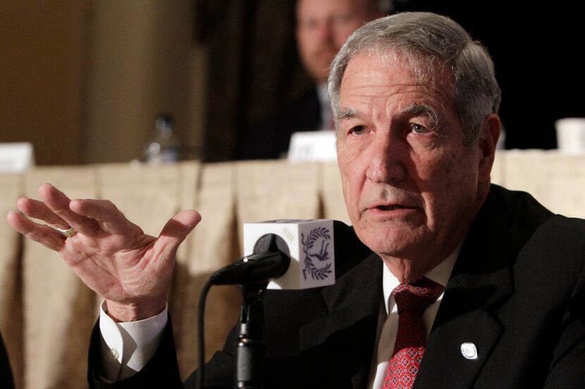 ORG XMIT: NYRD105 Gene Stallings, former coach of Texas A&M and University of Alabama...