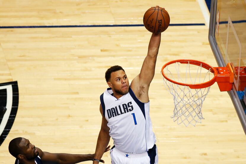 Dallas Mavericks guard Justin Anderson (1) prepares to dunk the ball as Oklahoma City...