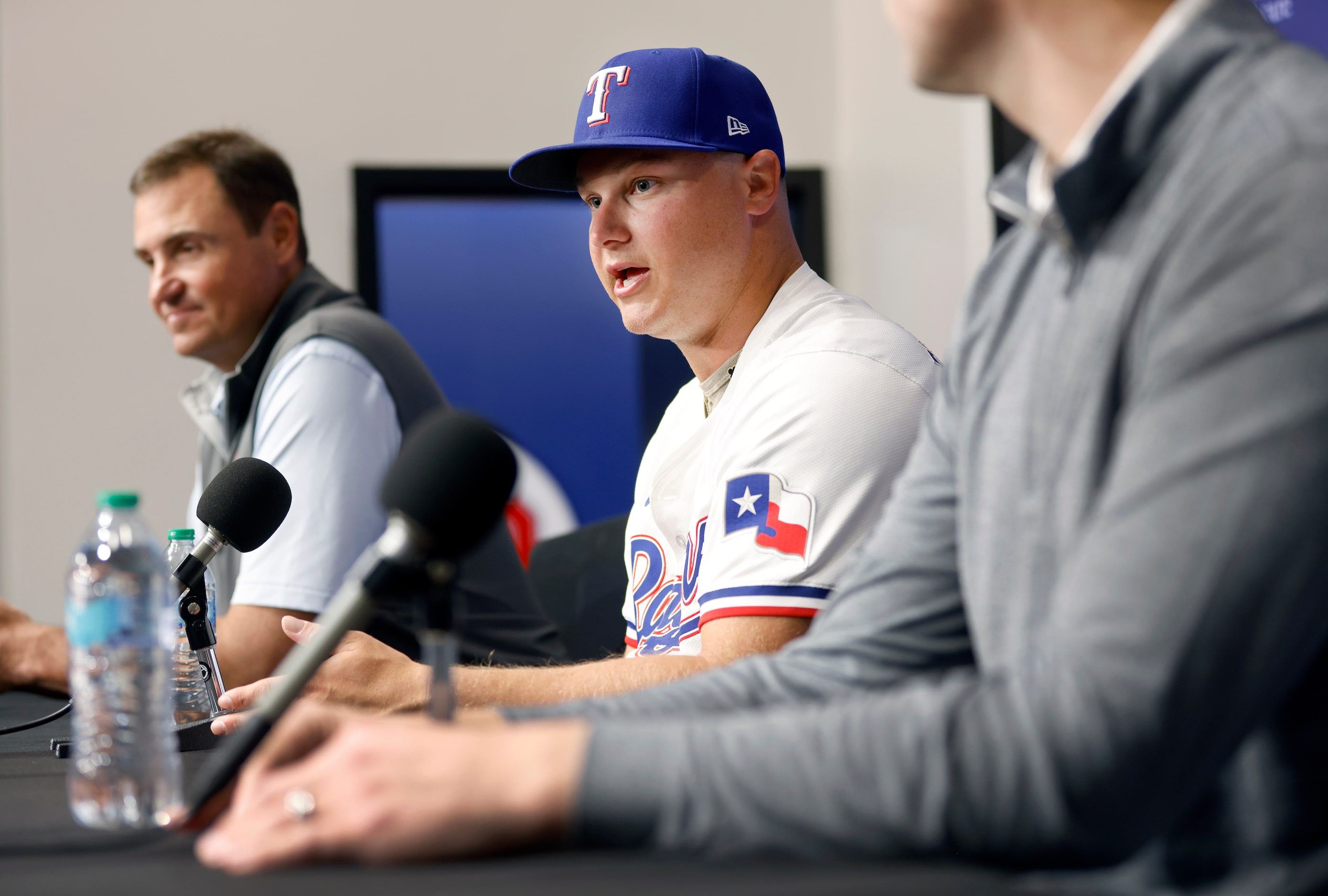 New Texas Rangers outfielder Joc Pederson, whom the club as signed in free agency, responds...