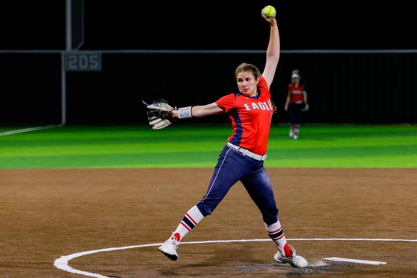 Allen's Alexis Telford (10) pitches during the seventh inning of a District 5-6A game...