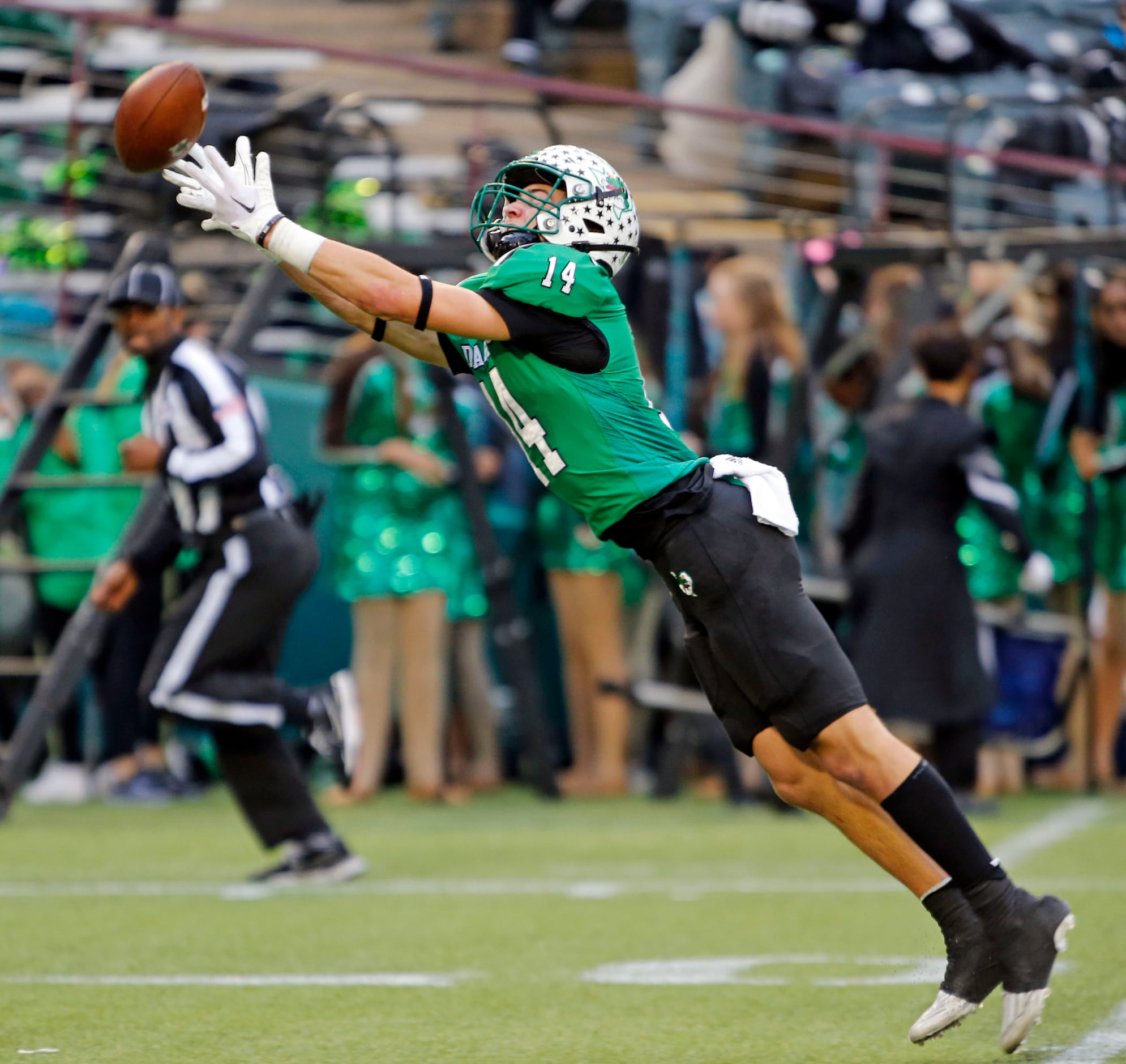 Southlake’s Clayton Wayland (14) can’t quite reach a long pass during the first half of the...