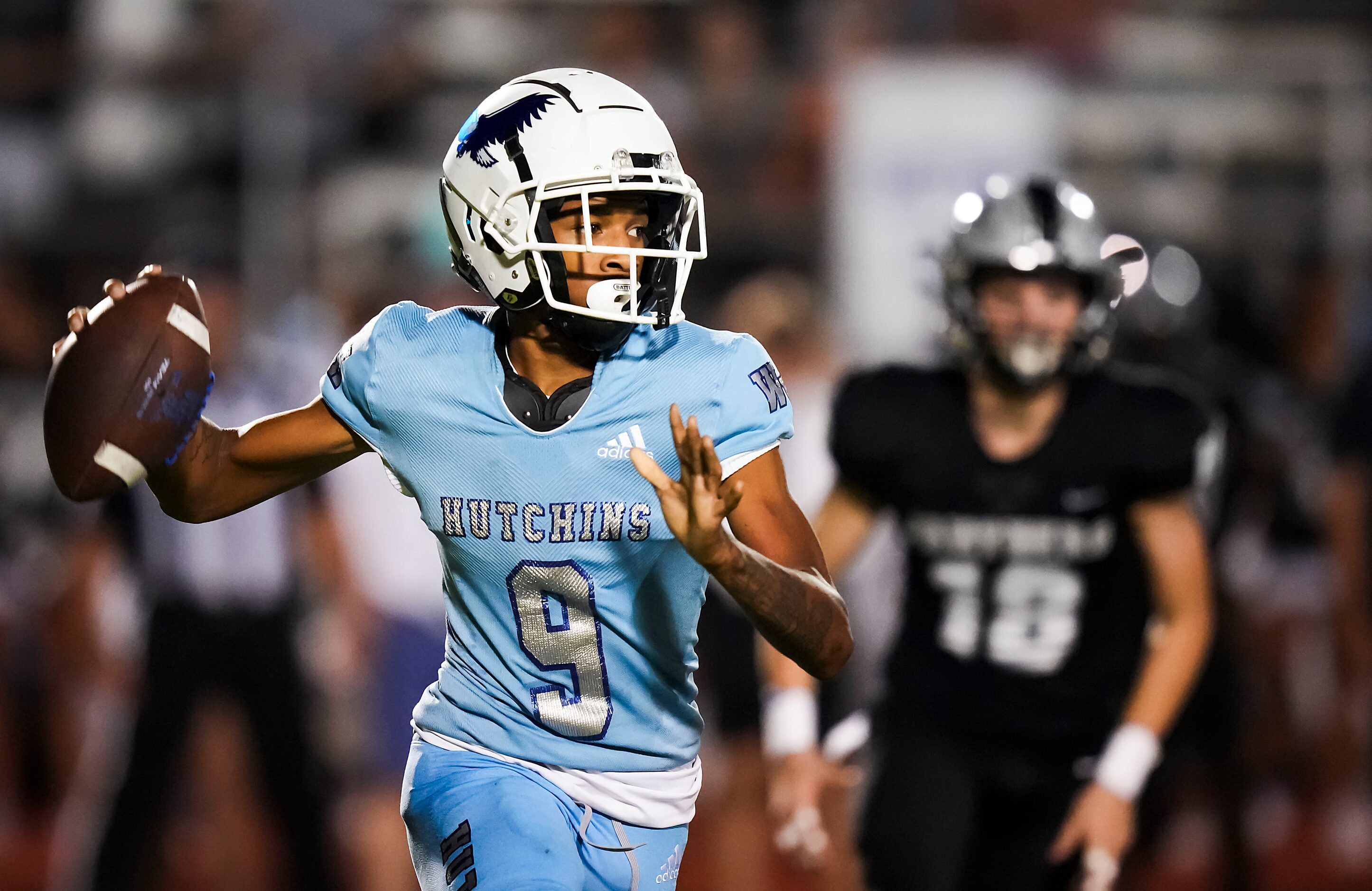 Wilmer-Hutchins quarterback Tamajae Mcmillon (9) looks to pass during the first half of a...