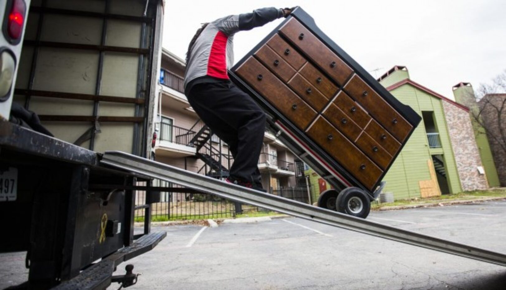 Si usted está por mudarse a un apartamento, debe saber qué cuotas hay que pagar y cómo...