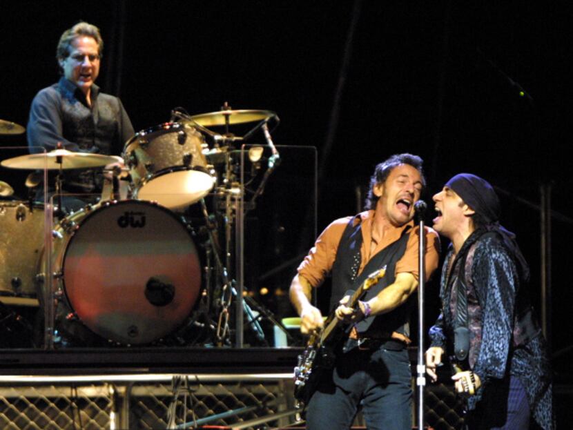  Bruce Springsteen (center), Steven Van Zandt (right) and drummer Max Weinberg (left)...