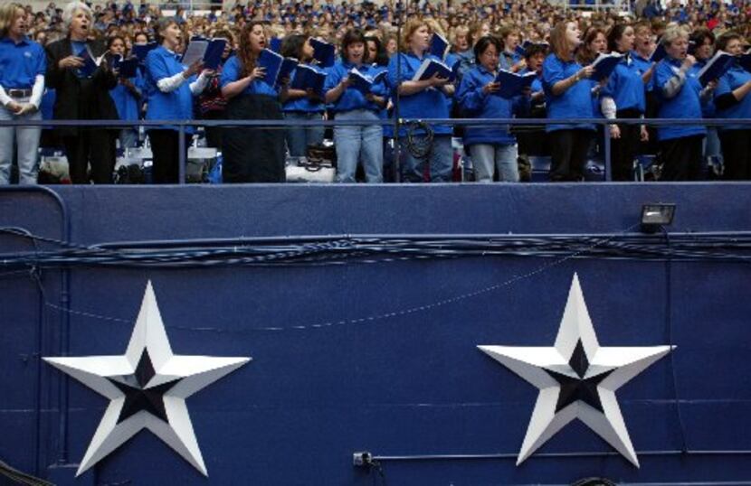  The Billy Graham choir performs at Texas Stadium during  the final night of the Billy...