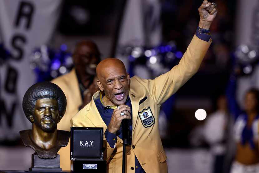 Dallas Cowboys Pro Football Hall of Famer Drew Pearson delivers his ring ceremony speech to...