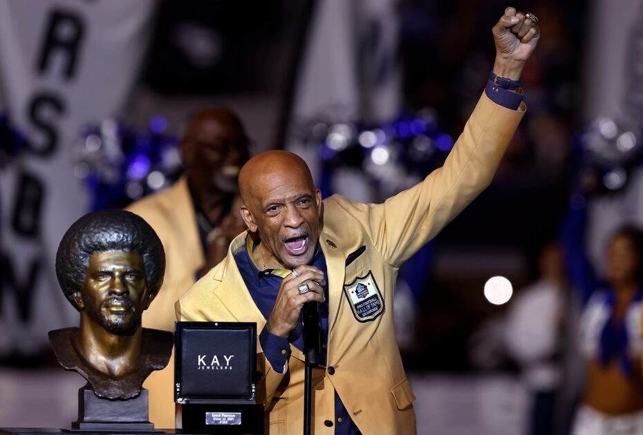 Drew Pearson as Cowboys reveal setup for NFL draft at AT&T Stadium