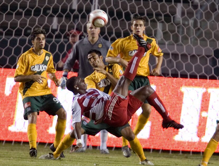 FC Dallas's Roberto Mina goes for the bicycle kick against Los Angeles Galaxy in the US Open...
