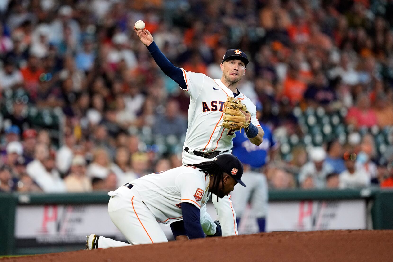 Alex Bregman helps push Astros past Dodgers in 11 innings - Field Level  Media - Professional sports content solutions