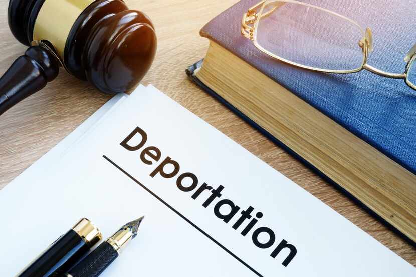 Cortes de inmigración suspenden ayuda legal a inmigrantes en proceso de remoción.(GETTY...