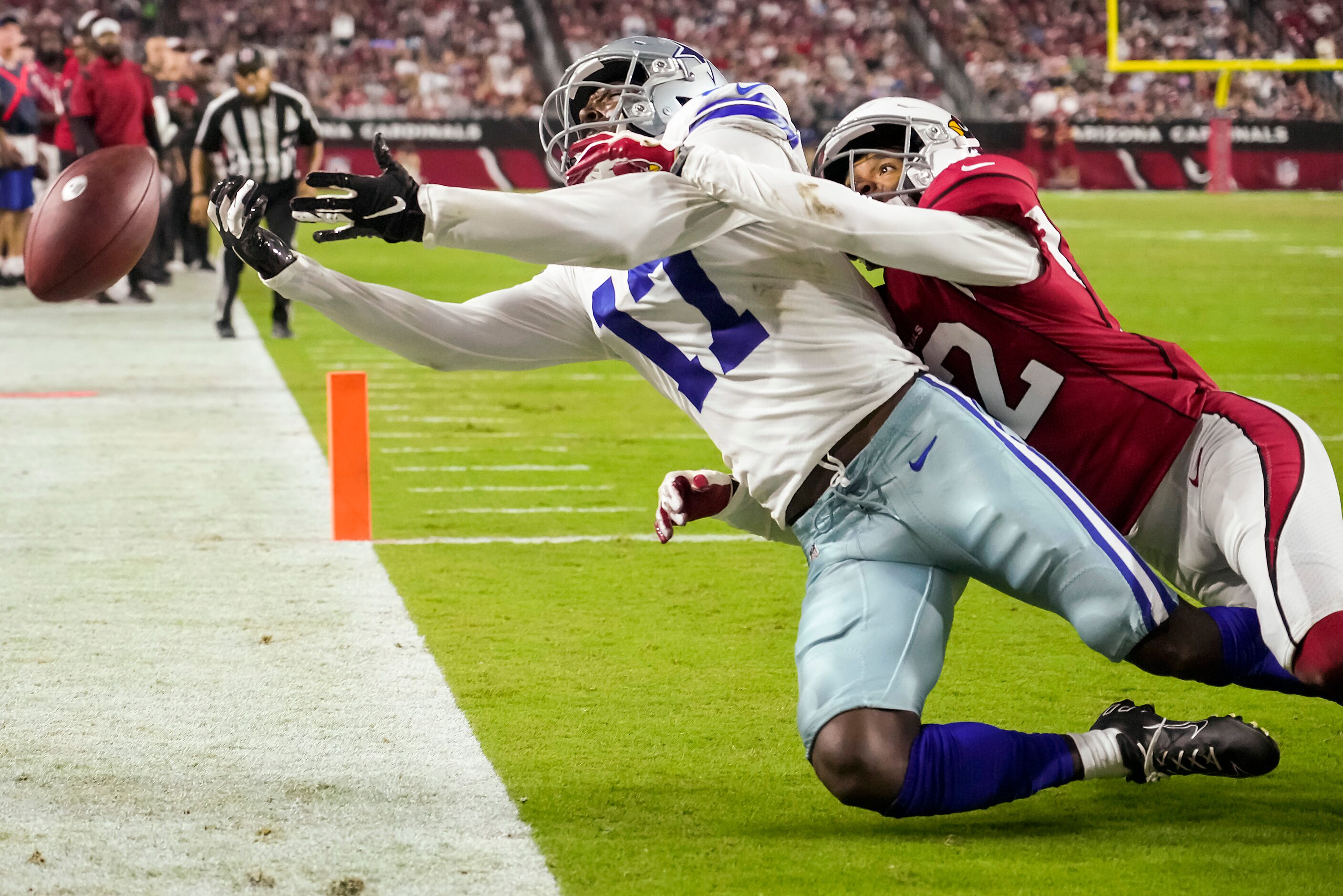 Dallas Cowboys wide receiver Malik Turner (17) can’t catch a pass in the end zone as Arizona...