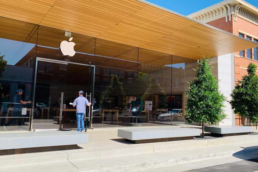 The new Apple Store at Southlake Town Square.