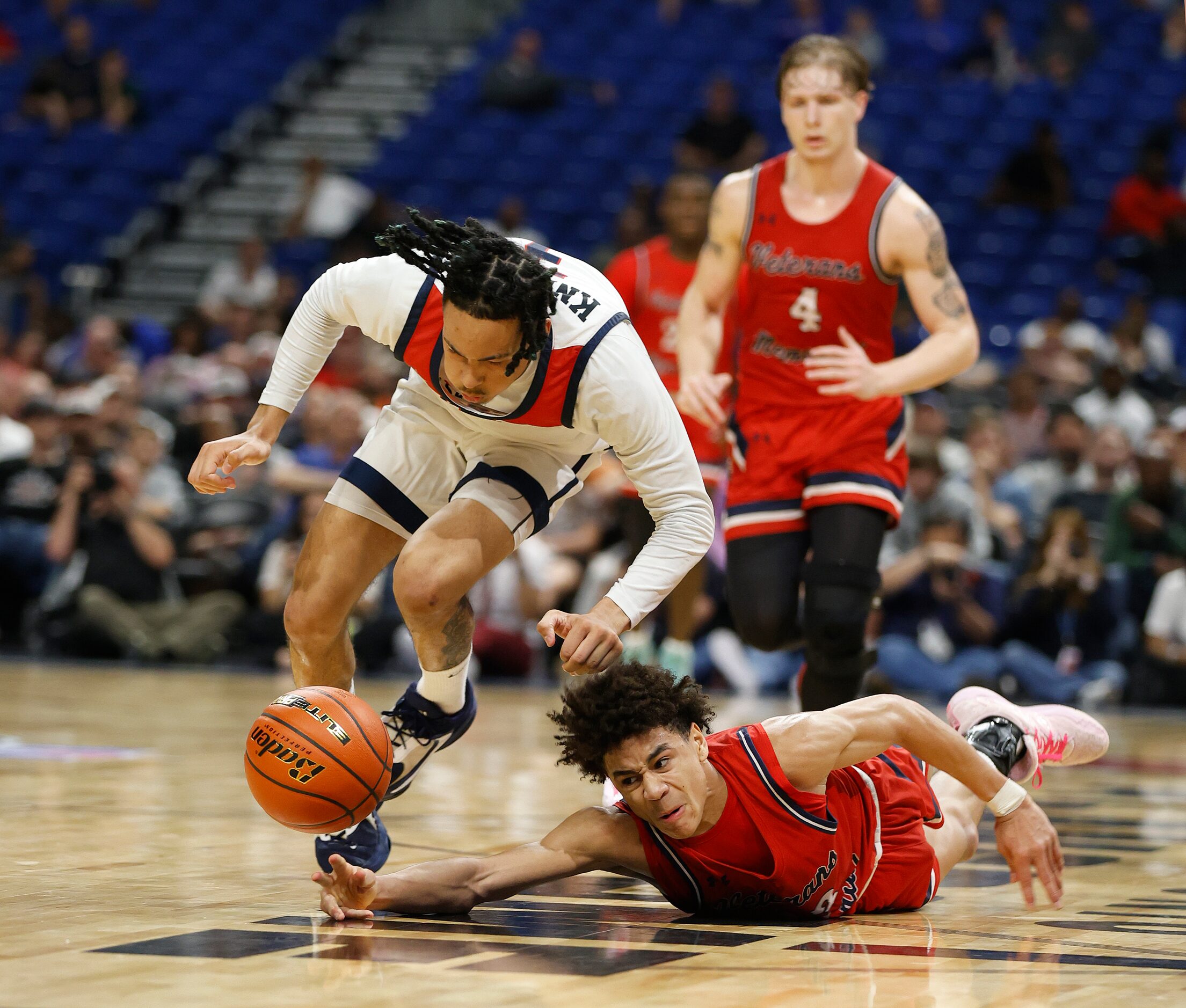 Dallas Kimball Tylar Hankamer (3) steals the ball from San Antonio Veterans Memorial...