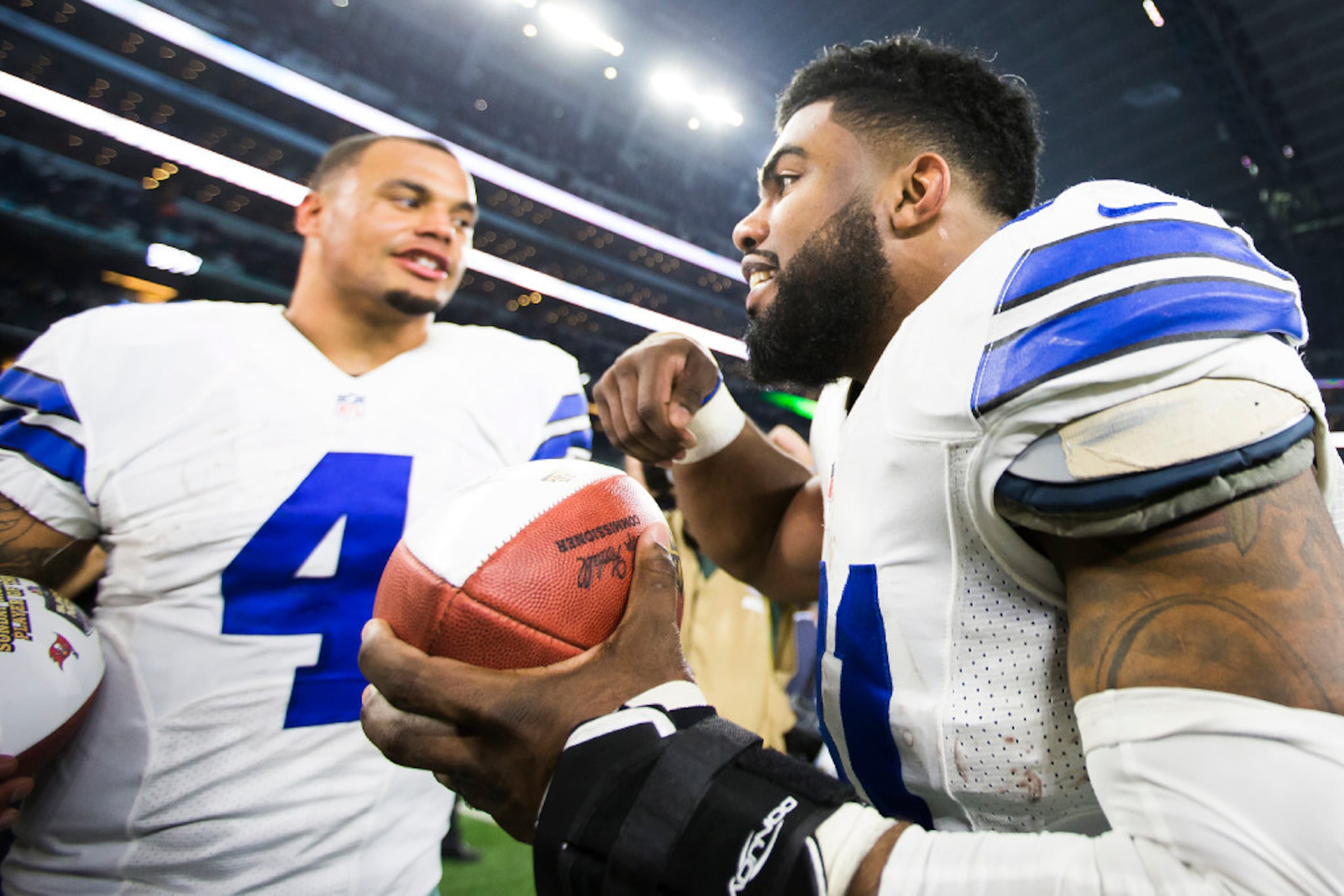 Did Ezekiel Elliott and Dak Prescott just get matching Cowboys-themed bling  for Christmas?