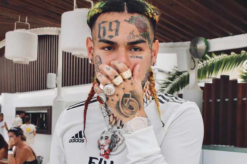 Tekashi69 fue sentenciado a dos años de prisión el miércoles por un juez federal.