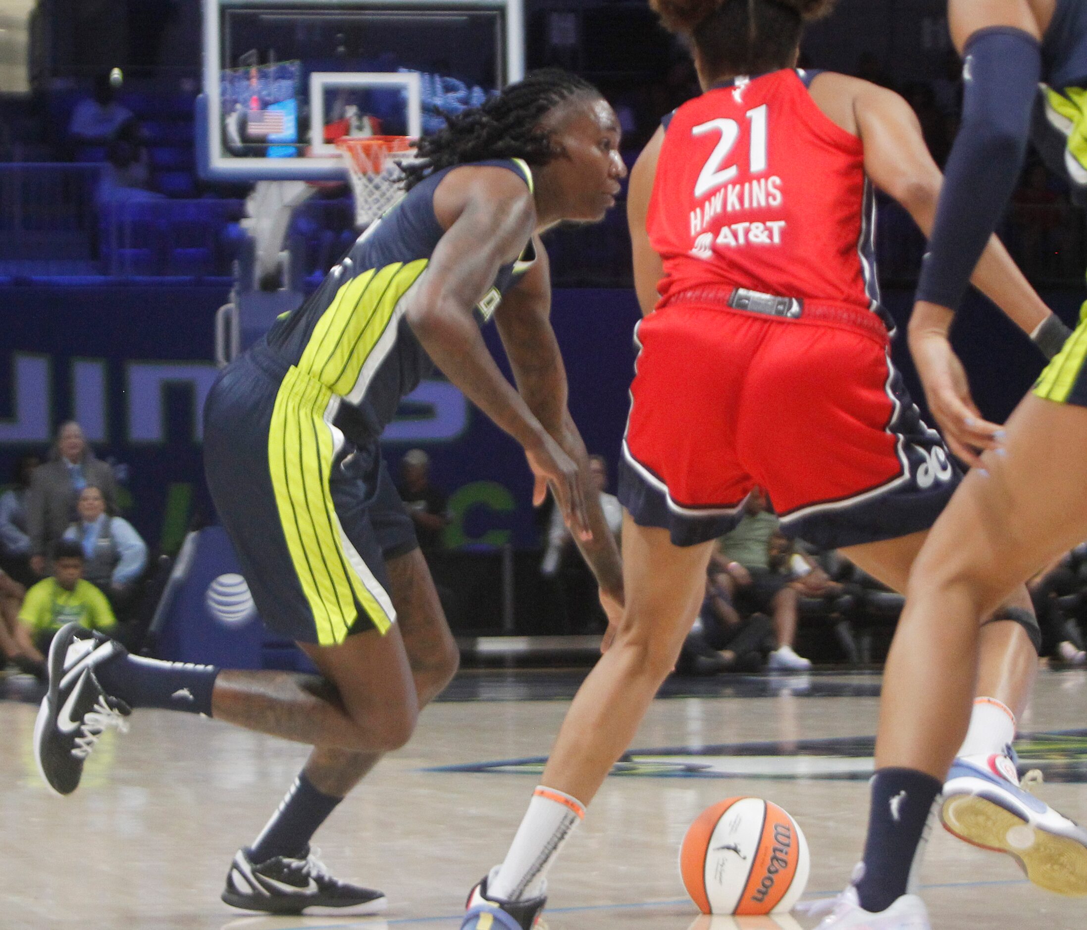 Dallas Wings forward Natasha Howard (6) works the ball past the defense of Washington...