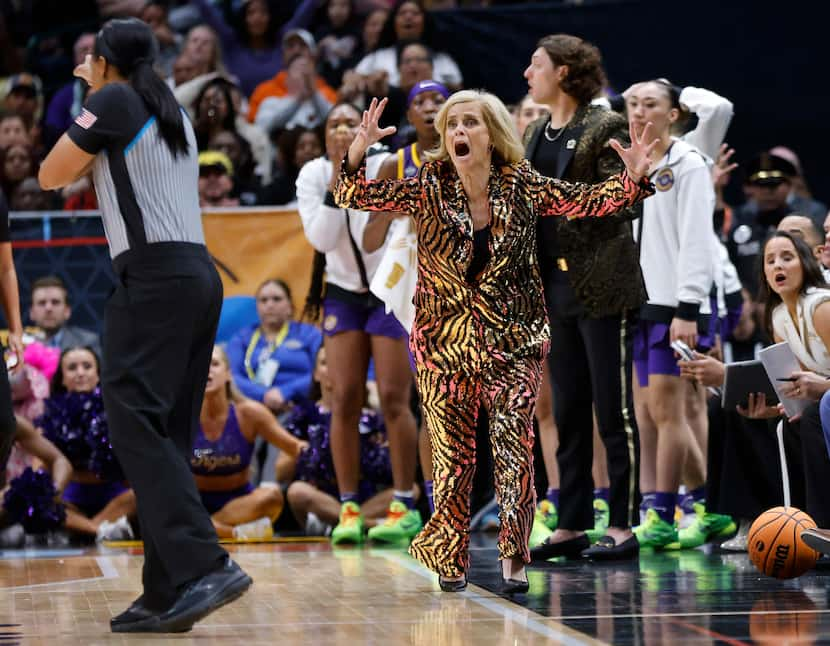 LSU Lady Tigers head coach Kim Mulkey reacts to a foul against her player during the first...