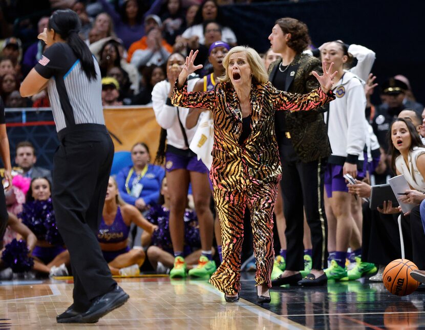 LSU Lady Tigers head coach Kim Mulkey reacts to a foul against her player during the first...