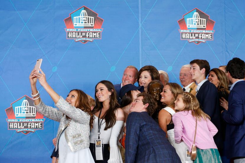Dallas Cowboys executive vice president takes a selfie with her family and 2017 Pro Football...