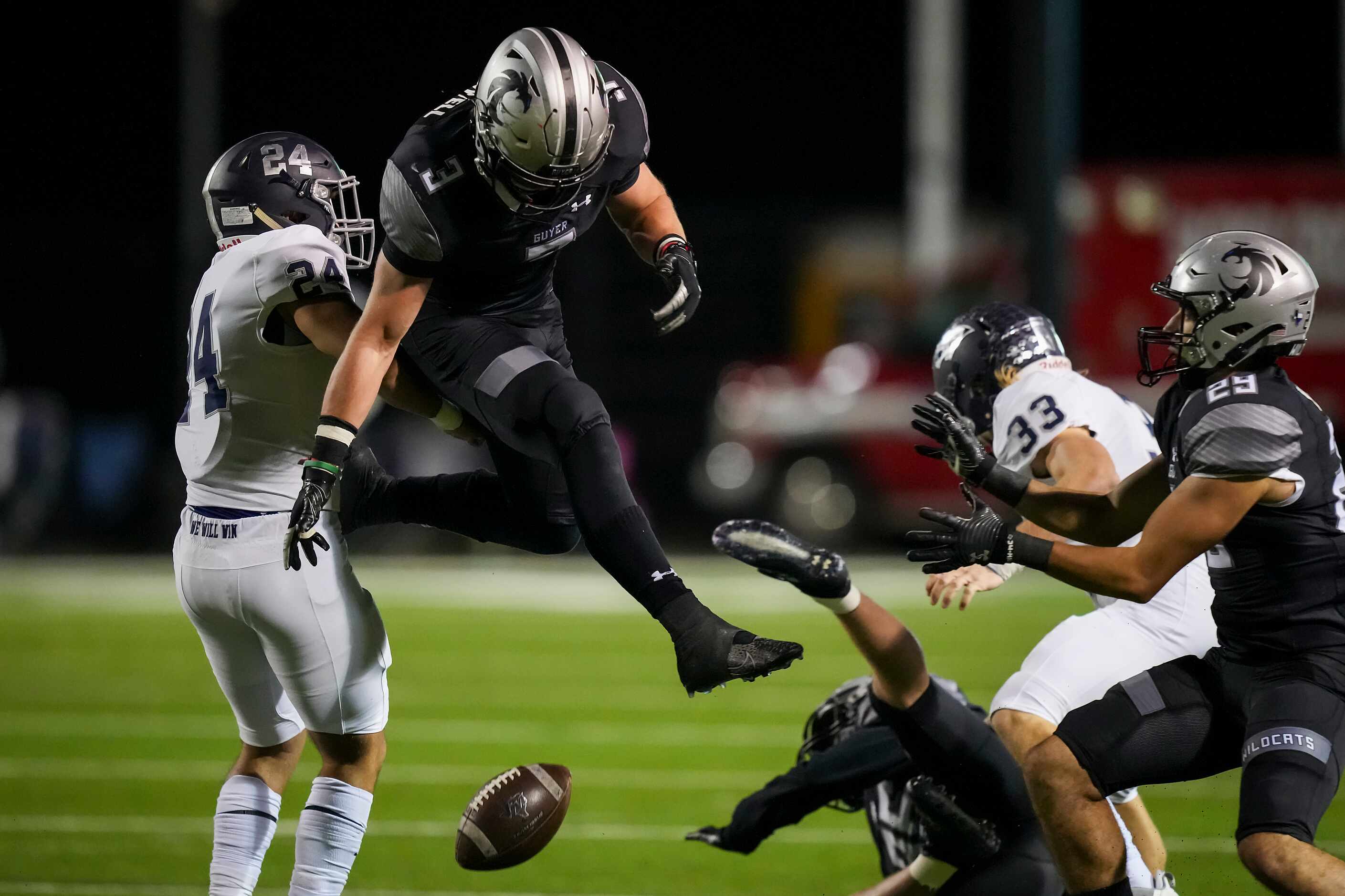 Denton Guyer defensive back Jaden Powell (3) can’t make the play on an onside kick by Flower...