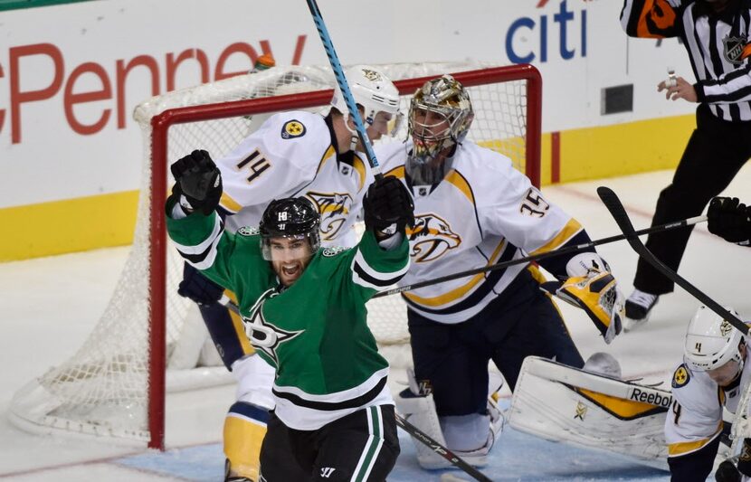 Dallas Stars right wing Patrick Eaves (18) scores on Nashville Predators goalie Pekka Rinne...