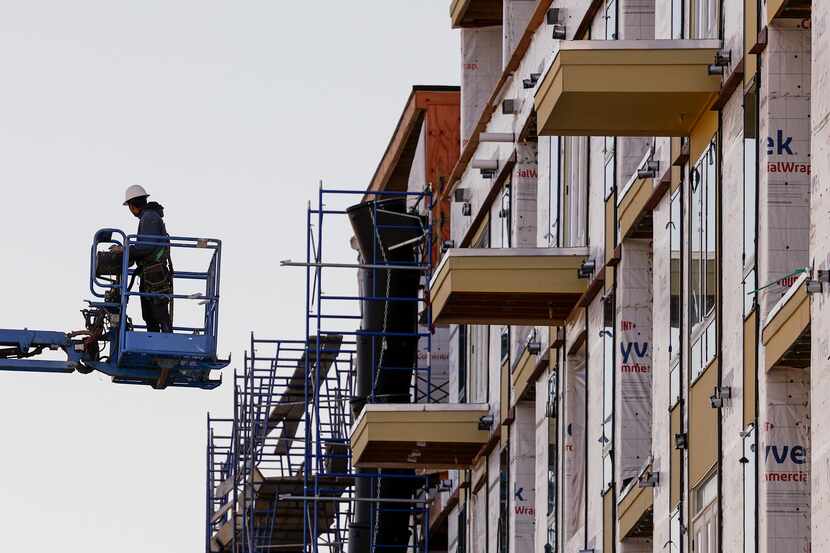 Alrededor de  41,000 apartmentos están bajo construcción en el área de Dallas - Fort Worth,...