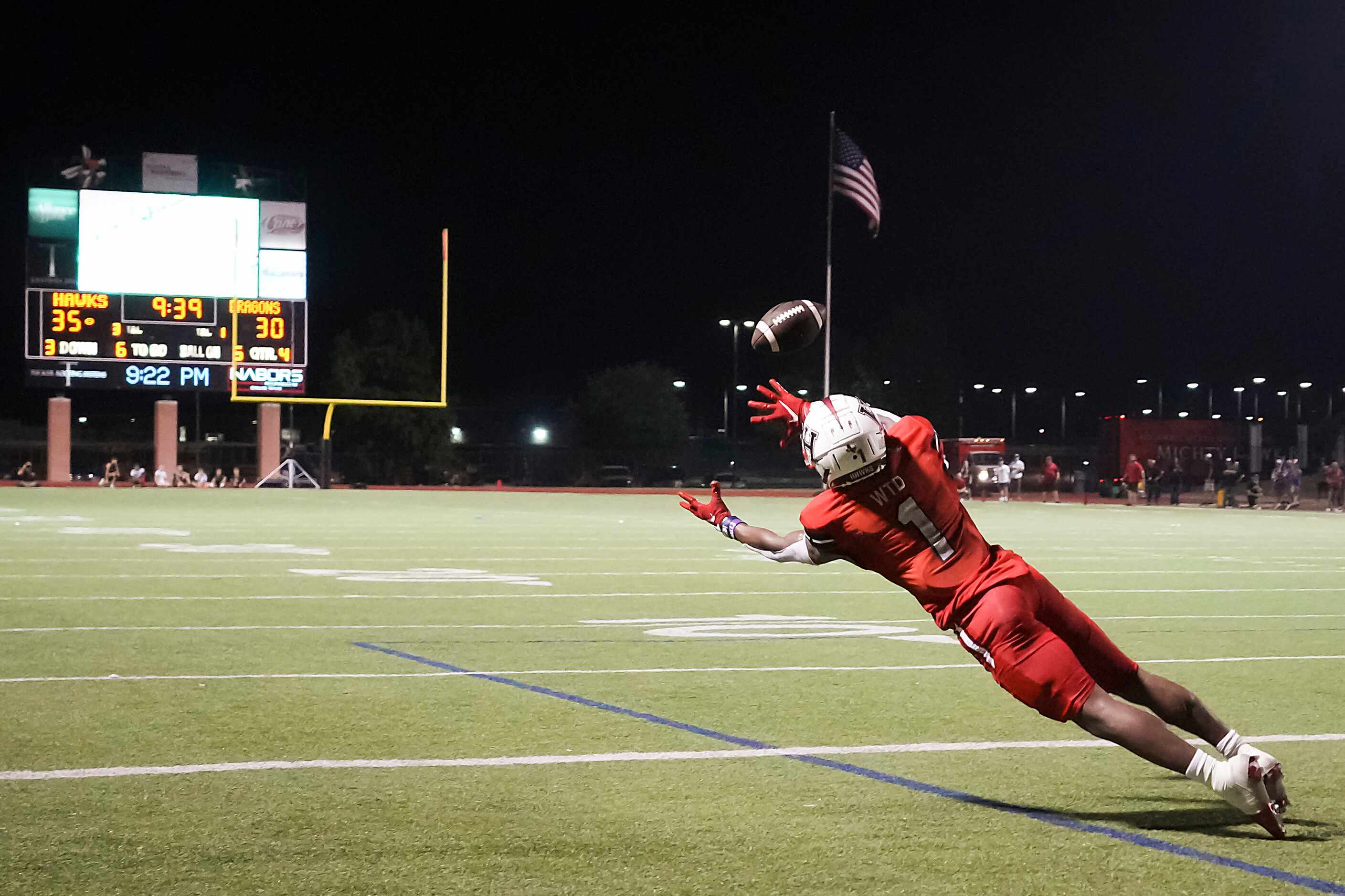 Rockwall-Heath wide receiver Jay Fair (1) can’t make a catch in the end zone during the...