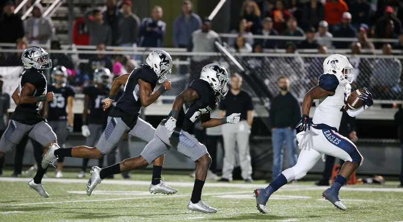 Allen running back Brock Sturges (5) rushes for 46 yards in the third quarter during the...