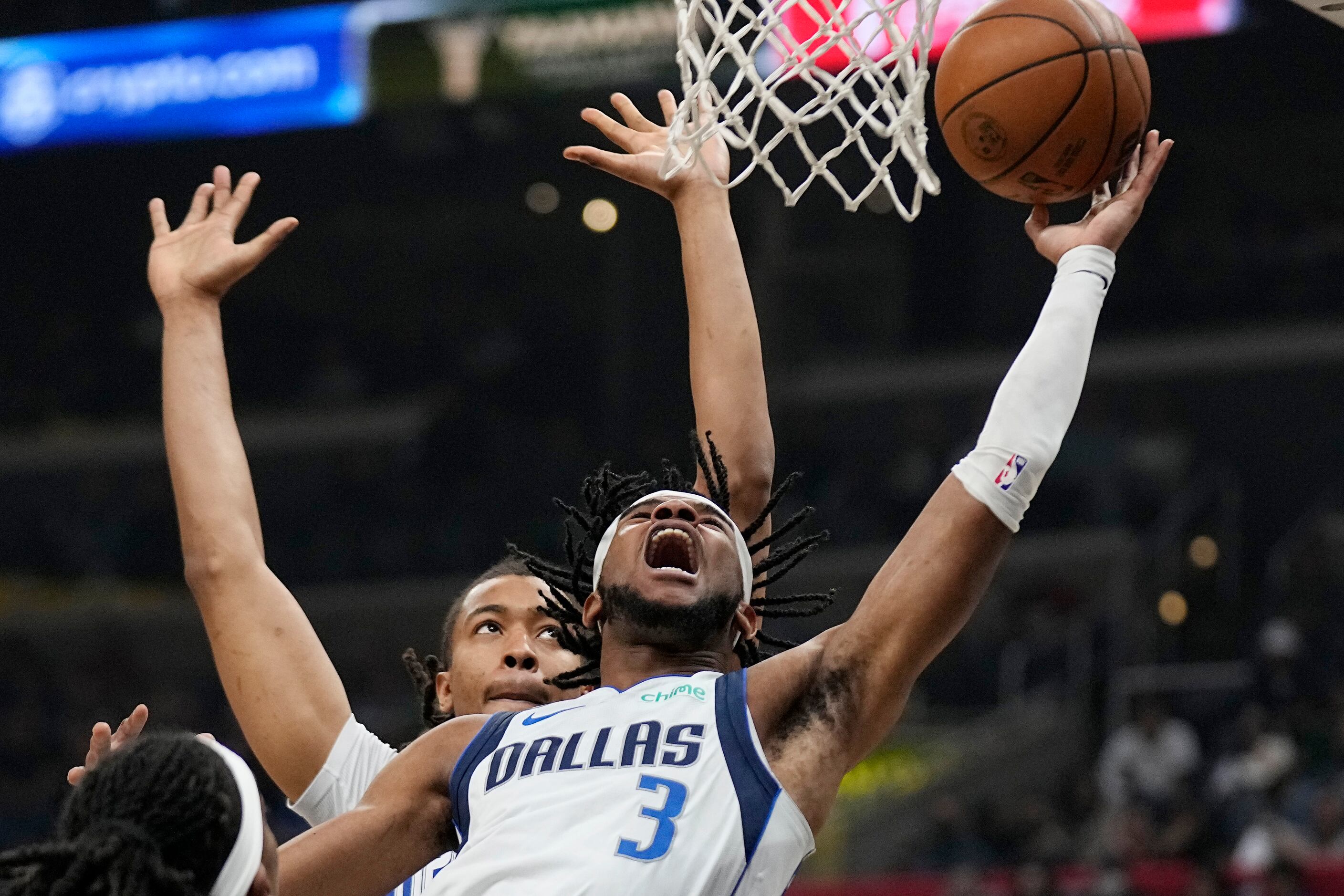 Travis Scott, Reggie Jackson, Luka Doncic turn out for Rangers-Astros game 4