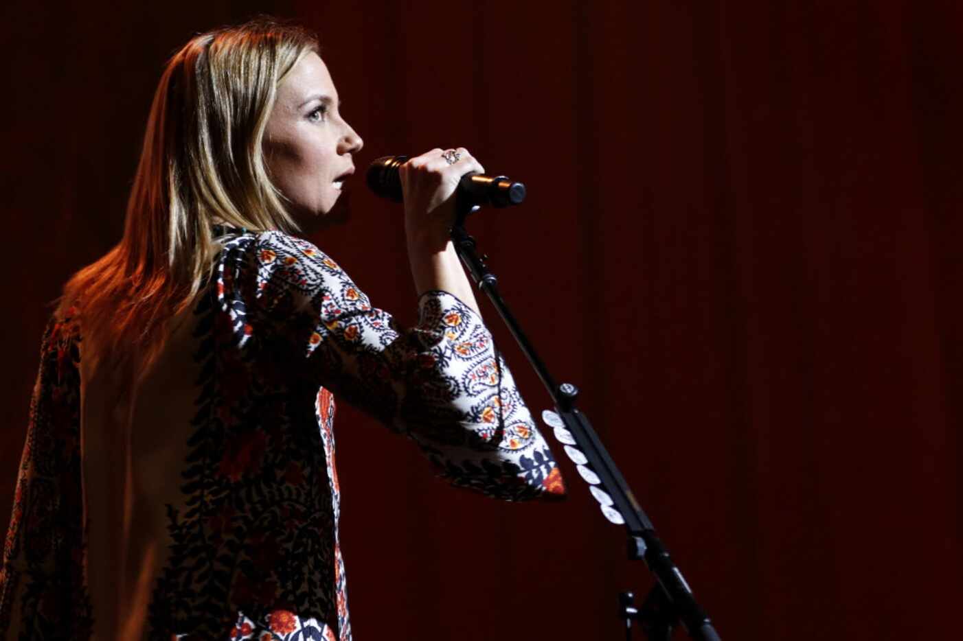 Jennifer Nettles sings at the House of Blues in Dallas on Thursday, Dec. 3, 2015. (Rachel...