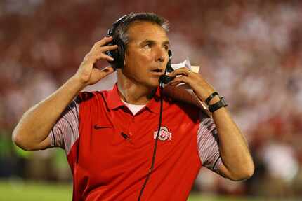 Urban Meyer tuvo éxito como entrenador de Ohio State y en la actualidad es comentarista de...