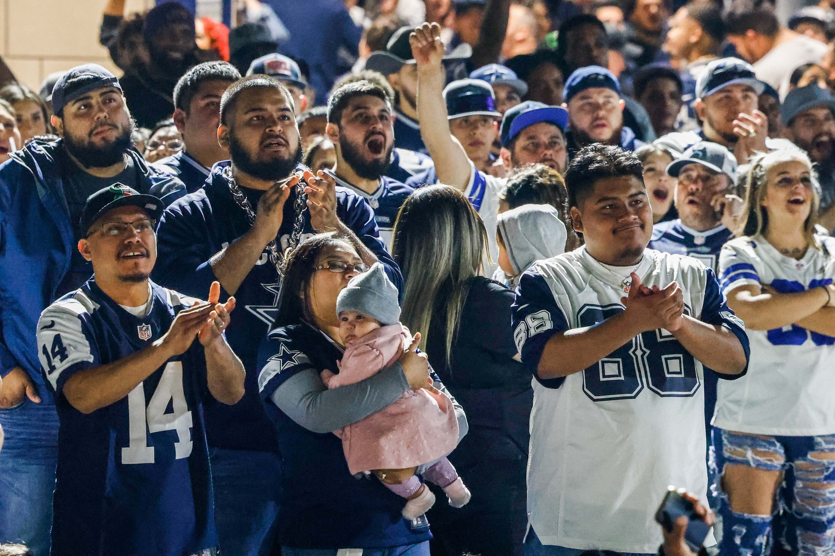 Cowboys fans brawl at watch party at AT&T stadium