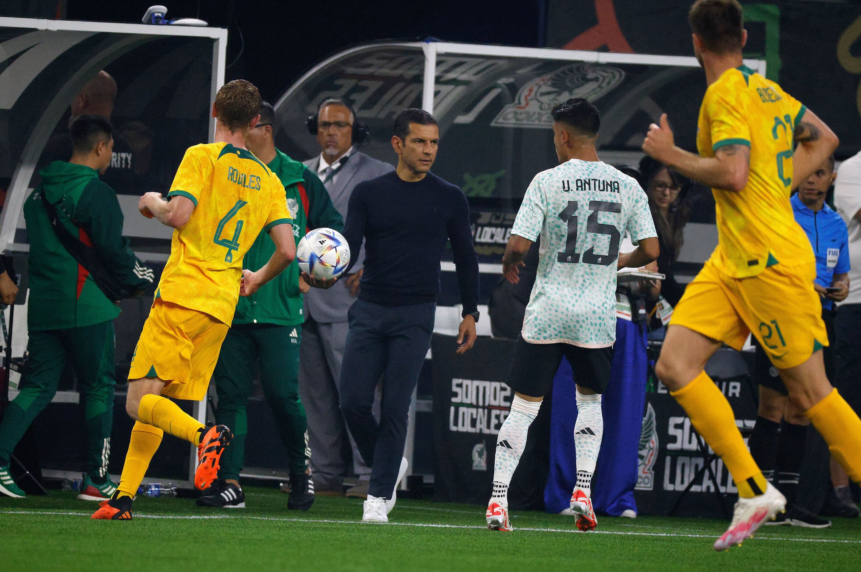 Photos: Mexican National Team takes on Australia at AT&T Stadium