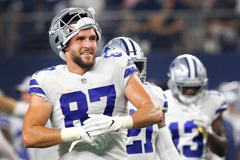 Dallas Cowboys tight end Geoff Swaim (87) is pictured during a timeout against the...