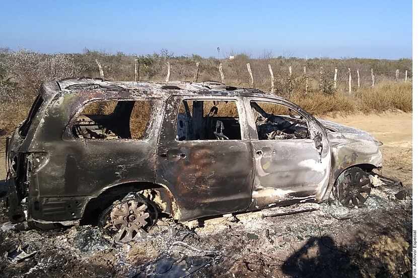 La camioneta con placas de Nuevo León hallada junto a los 19 cuerpos calcinados en una...