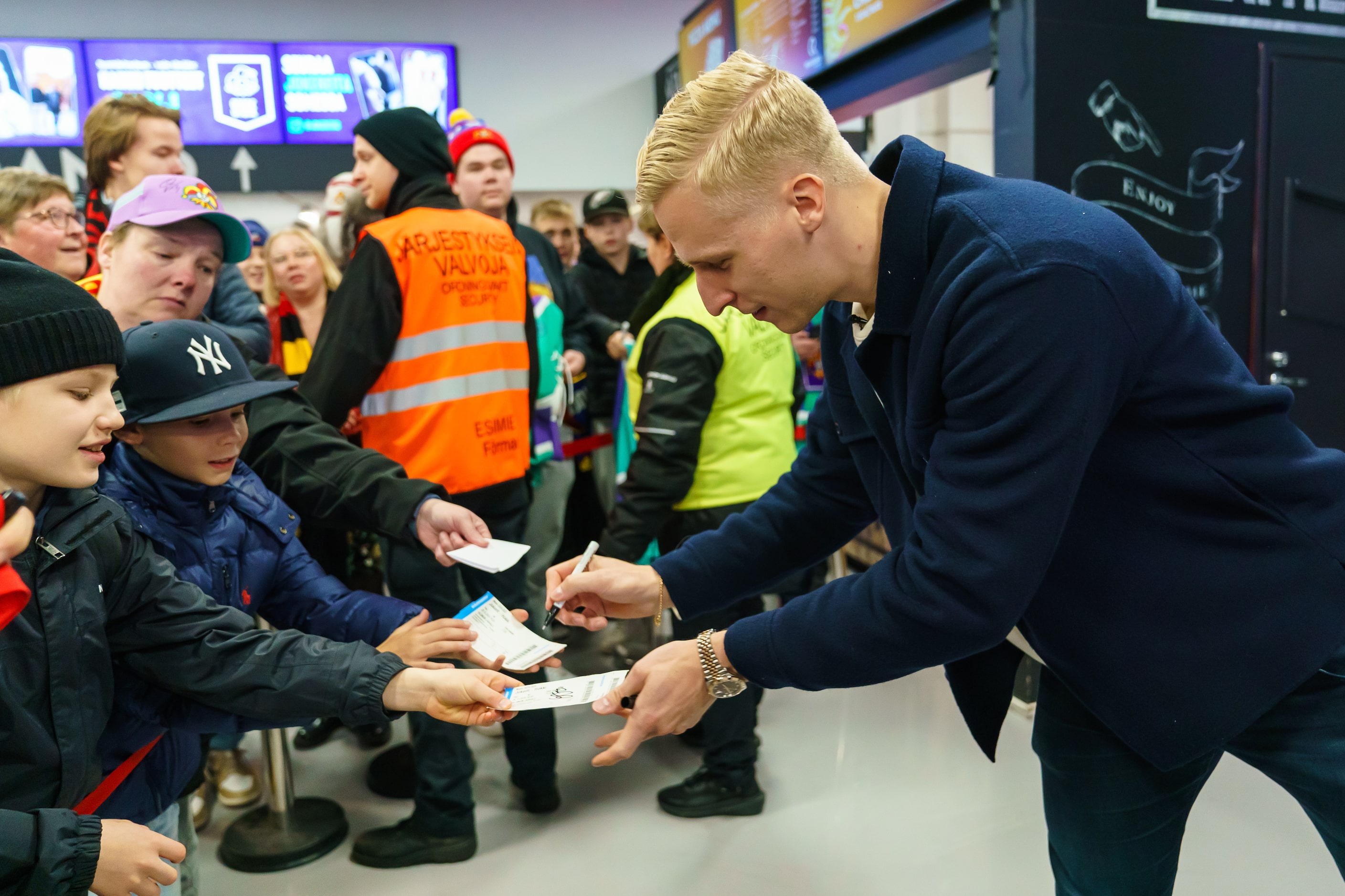 20241029 Helsinki, FINLAND. Jokerit Helsinki v Hokki Kajaani. 

Esa Lindell #23 of Dallas...