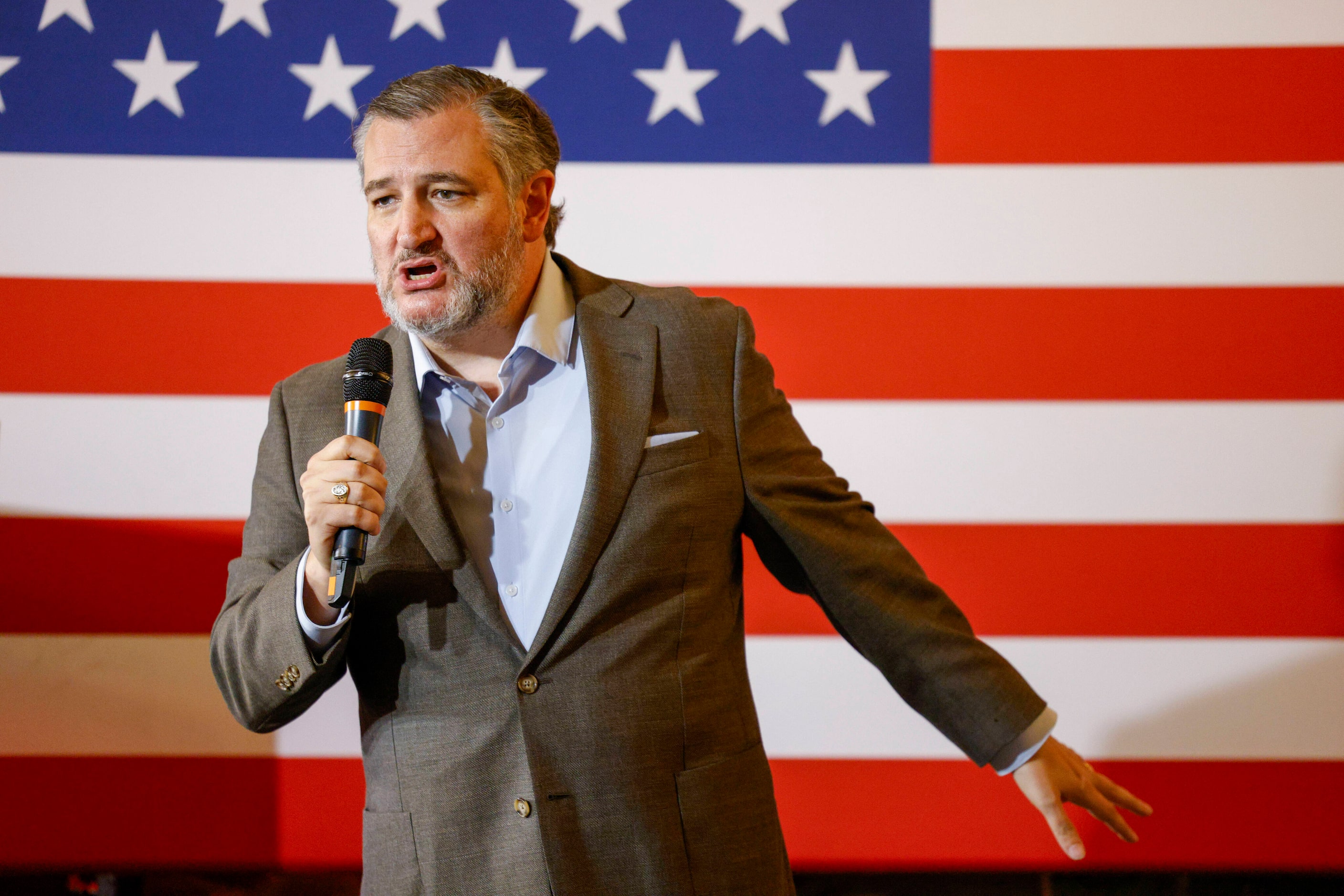 Senator Ted Cruz (R-Texas) speaks during a campaign rally at Outpost 36 BBQ, Saturday, Oct....