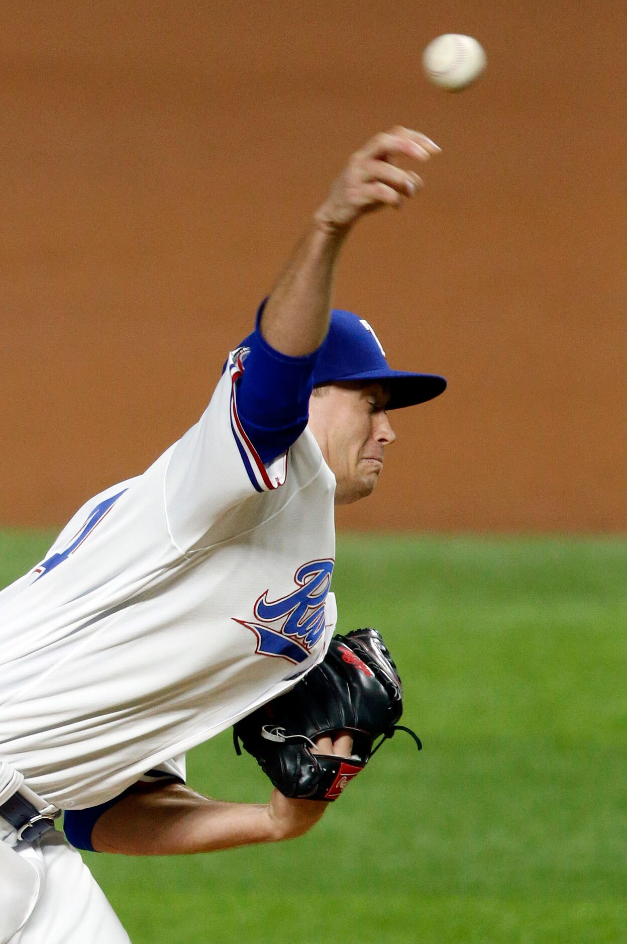 Texas Rangers starting pitcher Kyle Gibson (44) throws against the Arizona Diamondbacks...