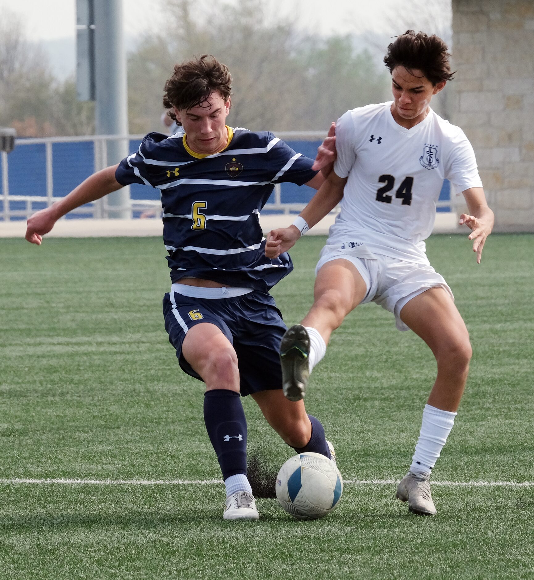 Jack Simon of Prestonwood Christian goes against  #24 Brandan Thomas of Central Catholic in...