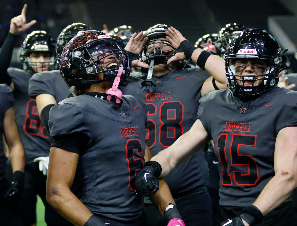 Coppell’s O’Marion Mbakwe (6), Truett Praytor (68) and Luke Hurt (15) celebrate their Class...