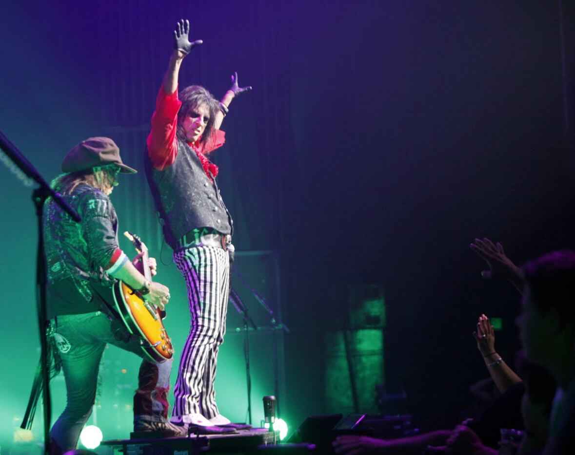 Rock singer Alice Cooper performs, on Wednesday, Aug. 24, 2016 at Verizon Theatre in Grand...