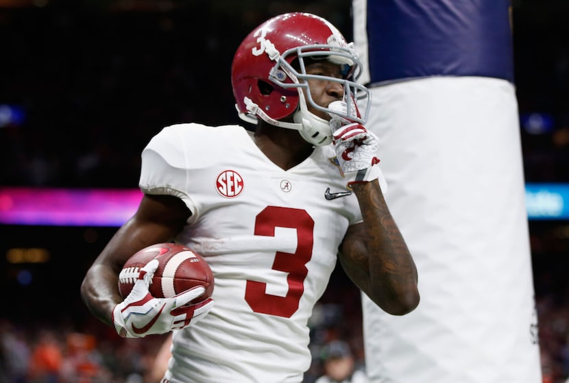 NEW ORLEANS, LA - JANUARY 01:  Calvin Ridley #3 of the Alabama Crimson Tide celebrates a...