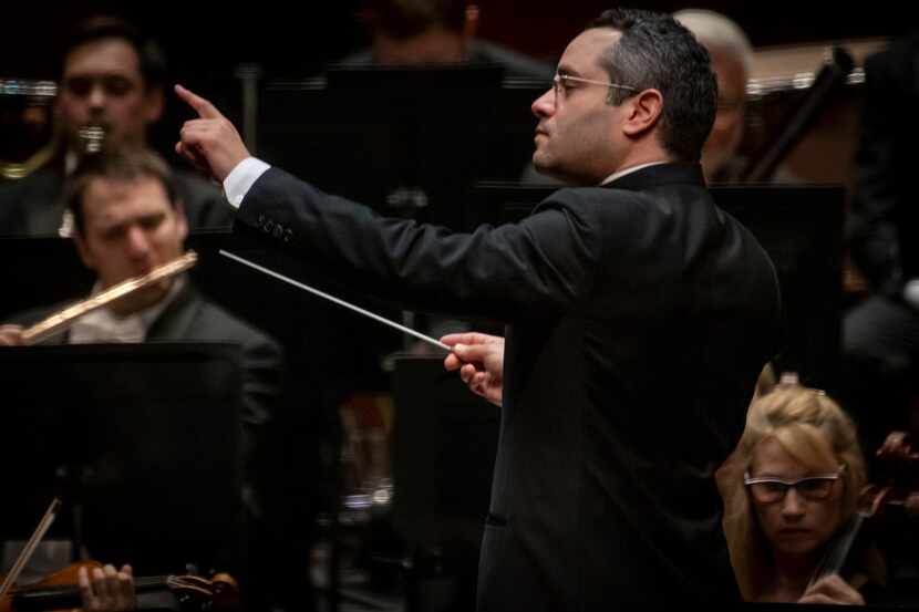 Andrew Grams conducts the Fort Worth Symphony Orchestra in Schumann's 'Hermann und Dorothea'...