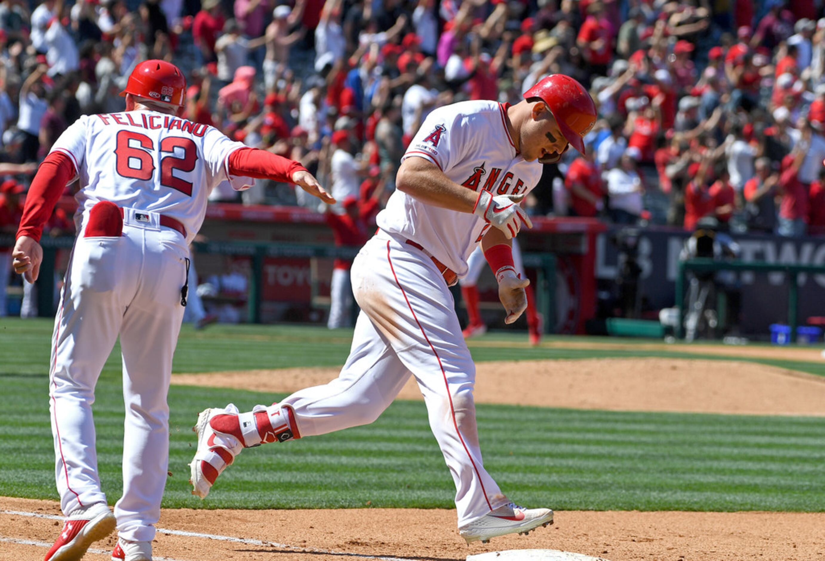 Anaheim, California, USA. 22nd April, 2013. Angels' Mike Trout #27 during  the Major League Baseball game between the Texas Rangers and the Los  Angeles Angels of Anaheim at Angel Stadium in Anaheim