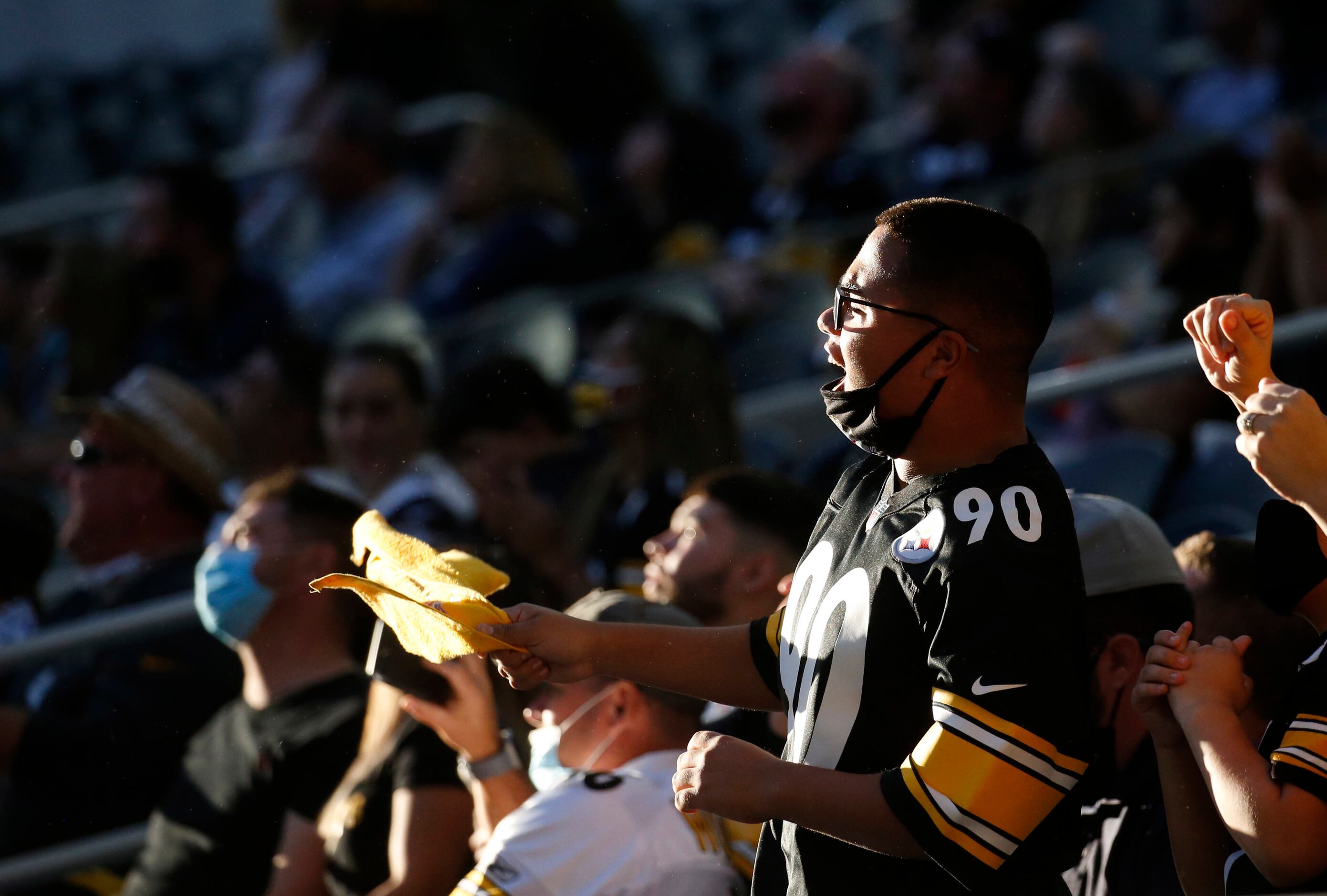 JuJu Smith-Schuster says bye to Steelers fans, signing with the