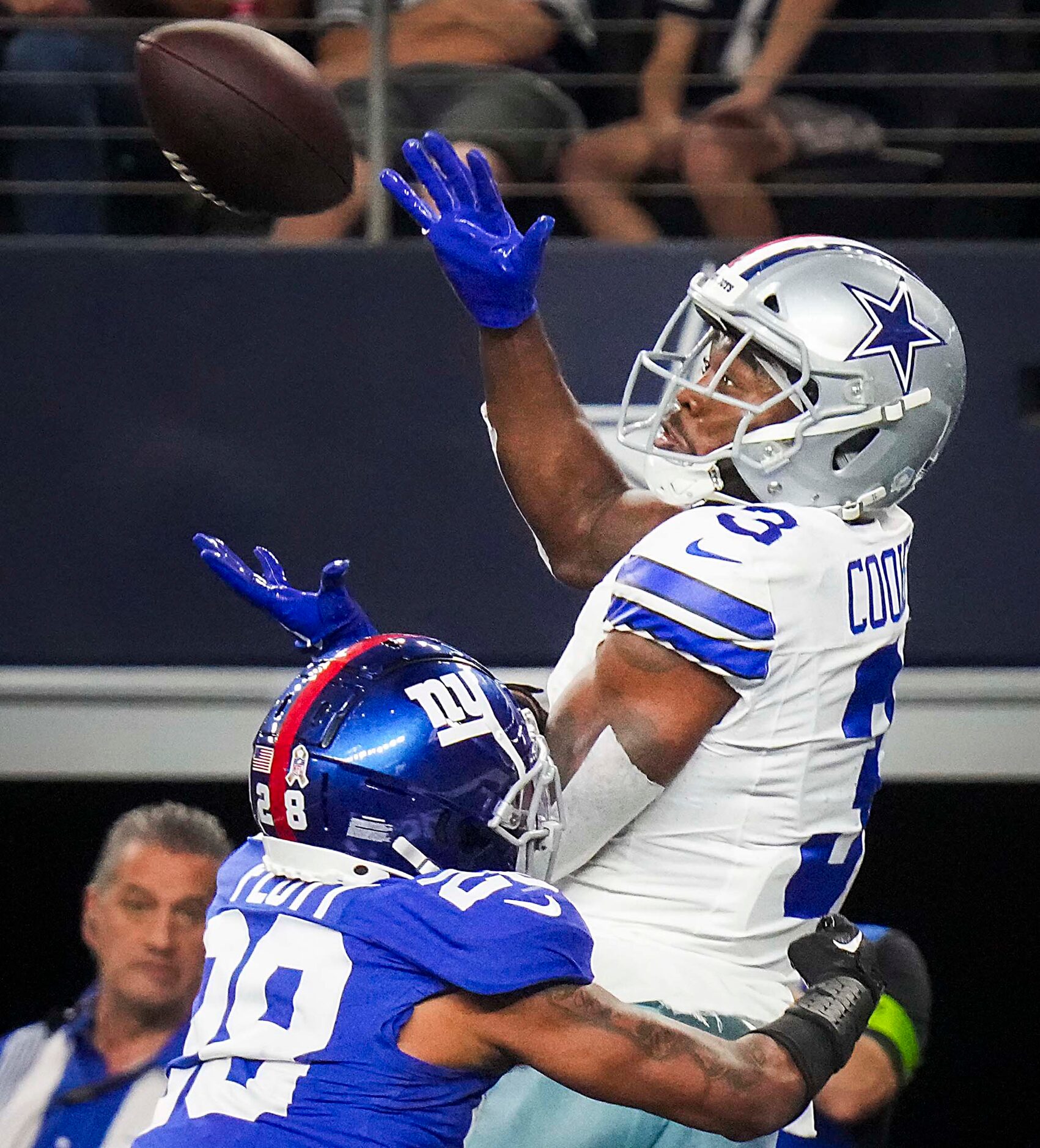 Dallas Cowboys wide receiver Brandin Cooks (3) catches a 10-yard touchdown pass over New...