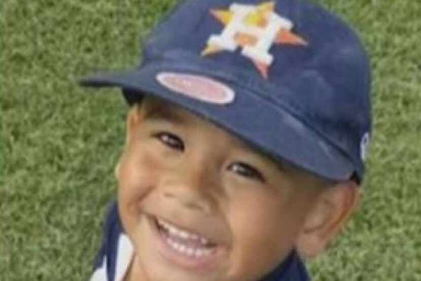 El pequeño Frankie Delgado III, del área de Houston, falleció de “ahogamiento en seco”, una...