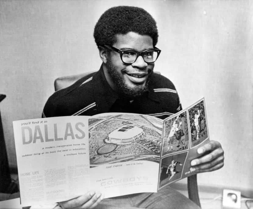Boston College running back Bill Thomas reads up on the Super Bowl champion Dallas Cowboys...