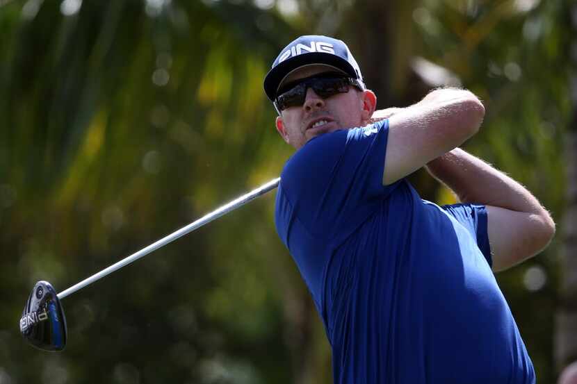 DORAL, FL - MARCH 05:  Hunter Mahan of the United States plays a shot on the second hole...