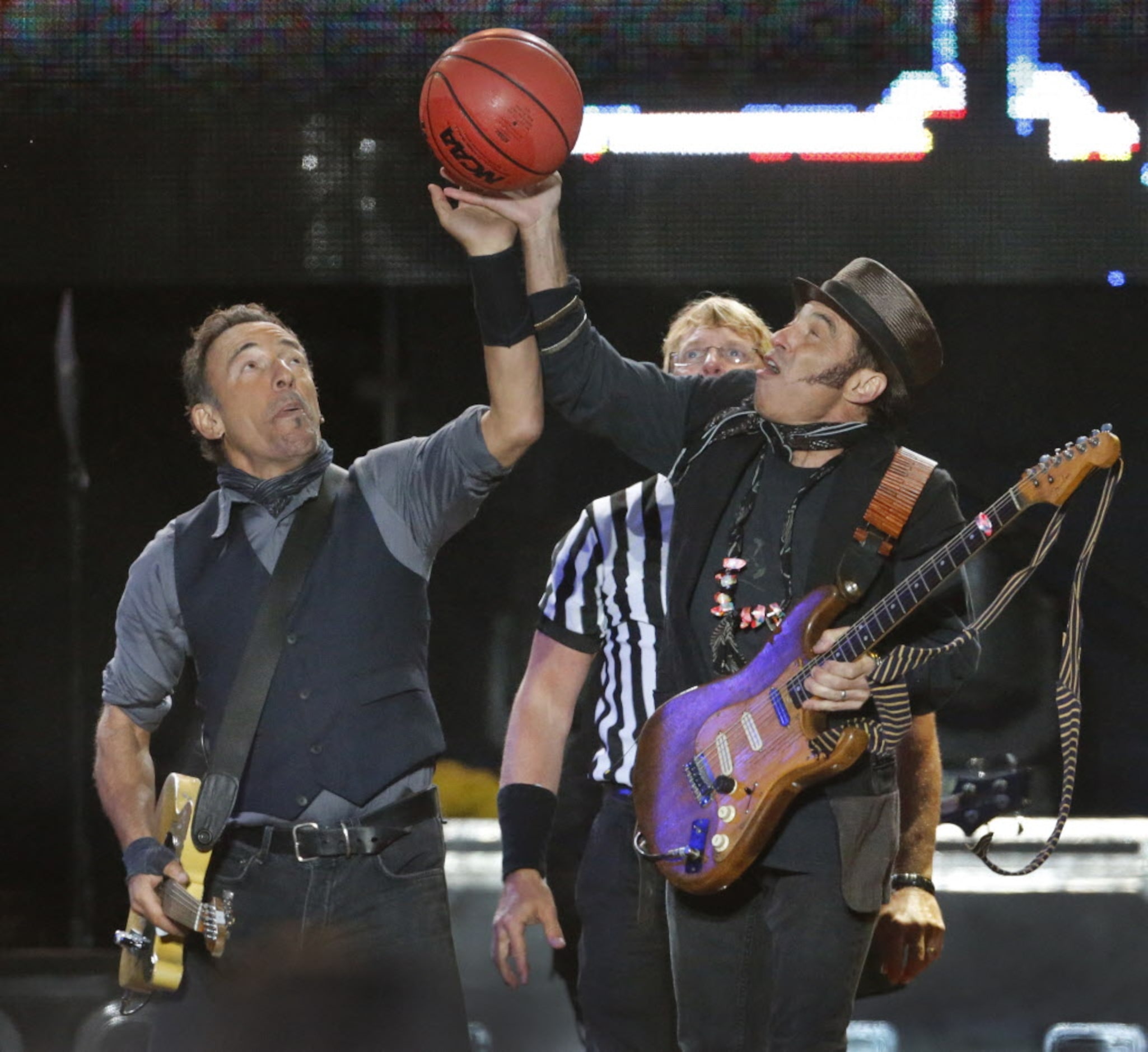 Bruce Springsteen and E Street Band guitarist Nils Lofgren have a tip-off to start the...